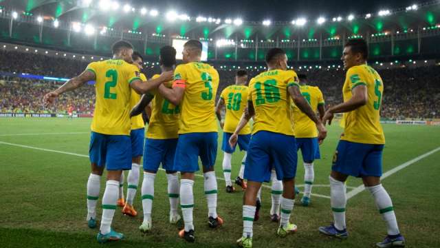 Neymar, Coutinho net penalty as Brazil demolish Chile