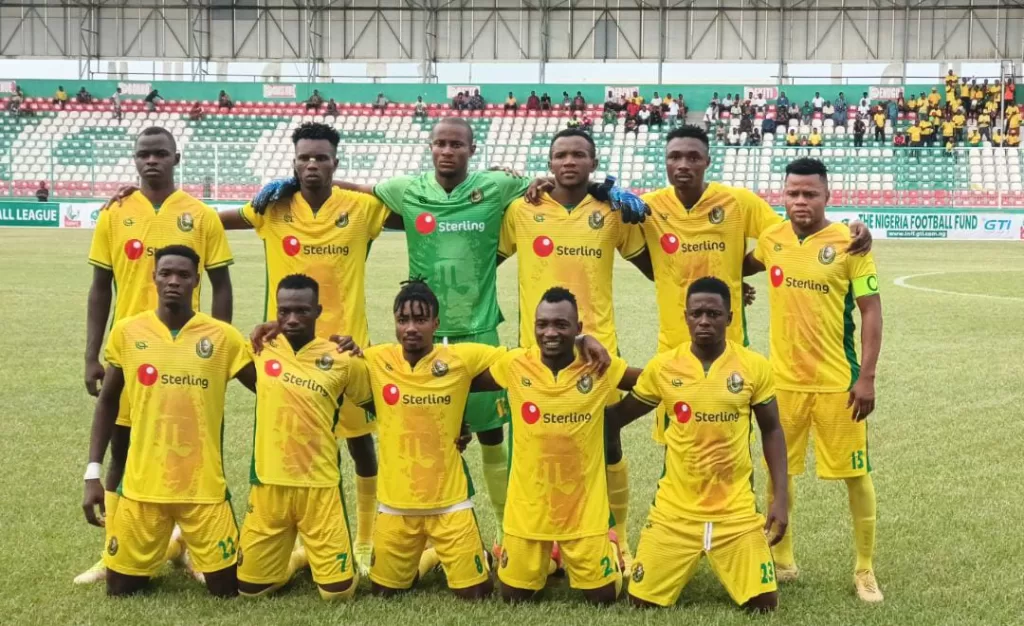 Intense FA Cup Final: Rangers vs. Insurance - A Battle for Glory