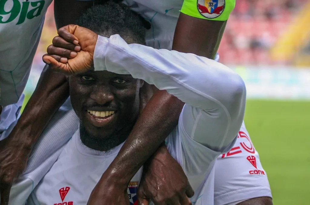 Prolific Striker Junior Lokosa Joins Sporting Lagos: A Game-Changing Transfer