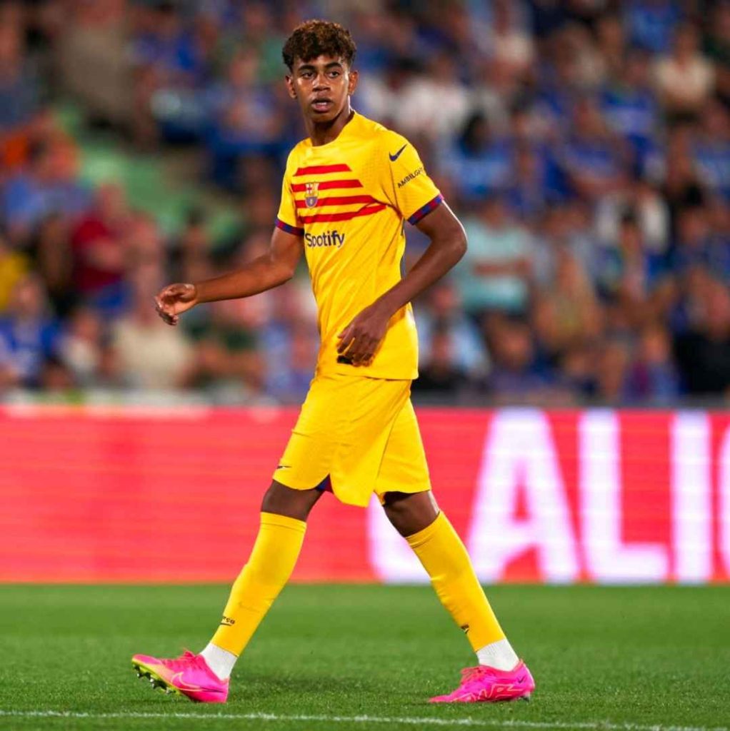 Barcelona youngster goes viral after taking a break to go to toilet in Champions League