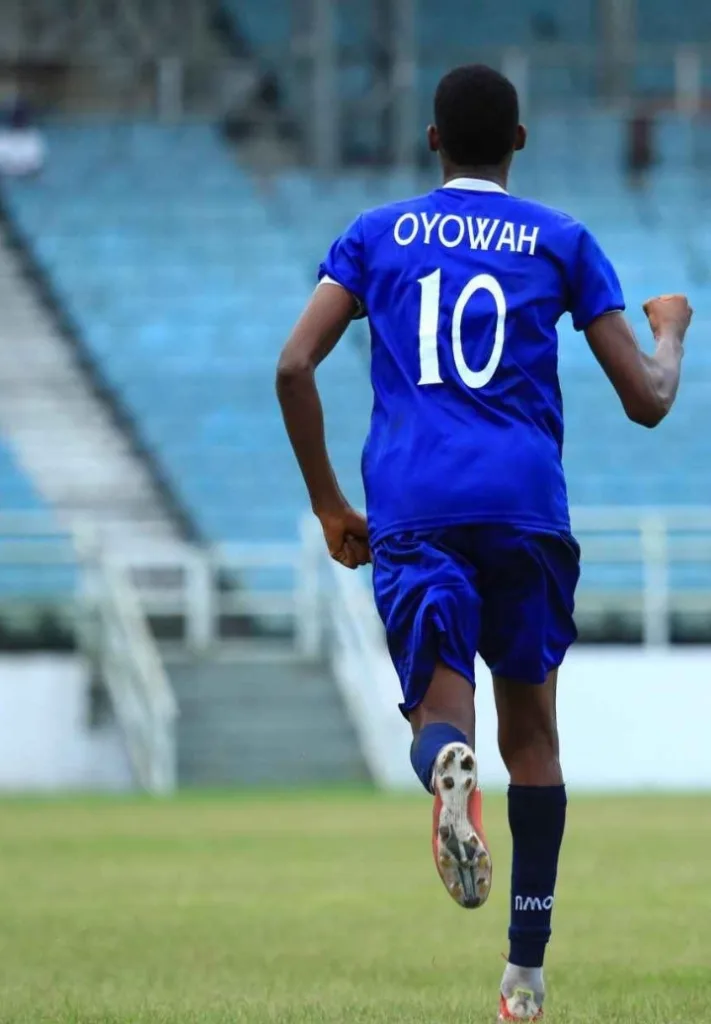 Shocking!! Alex Oyowah Ditches Rivers United Star, Unveiled Remo Stars New Signing 