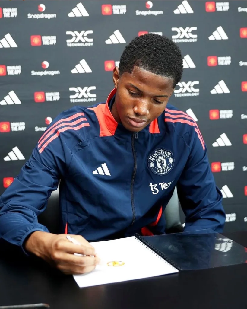 Man United snap up Arsenal’s 32-goal wonderkid, Chido Obi-Martin