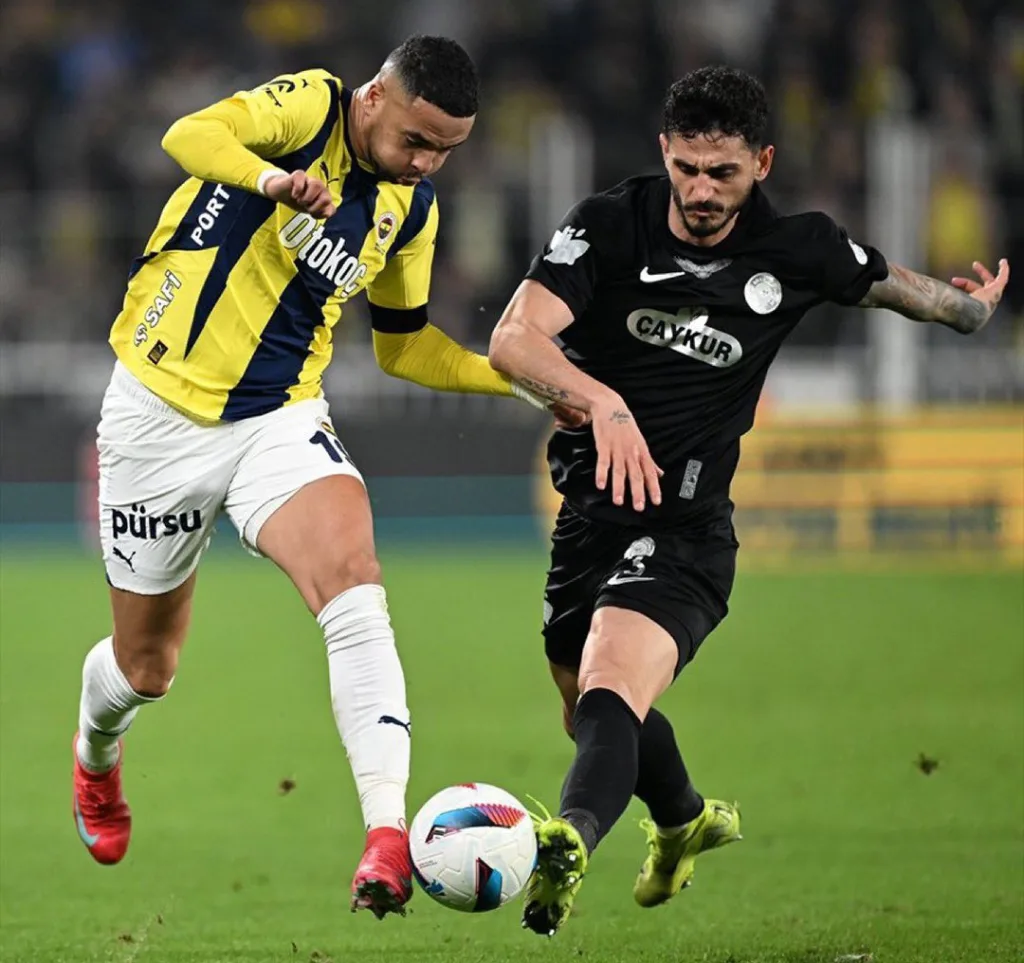 Super Eagles star sees red as Mourinho’s Fenerbahçe edge 9-man Super Lig side in wild 5-goal thriller
