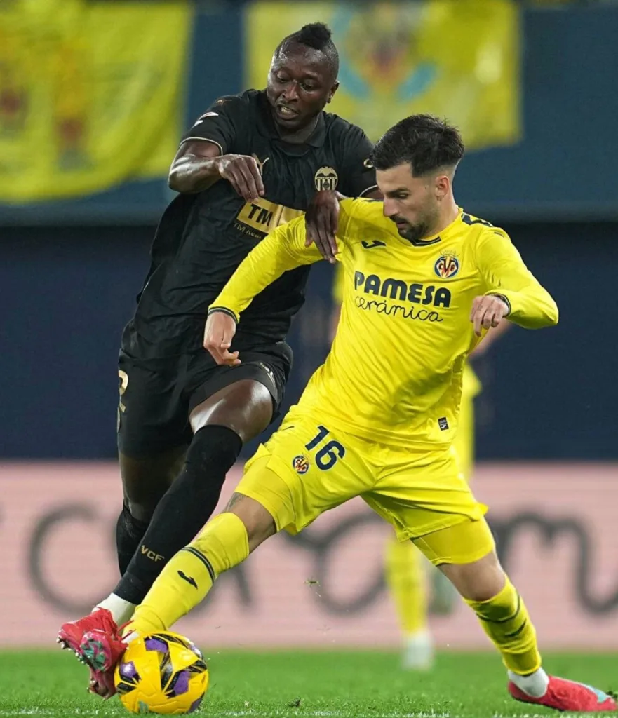 Umar Sadiq scores first La Liga goal of the season to save Valencia from defeat
