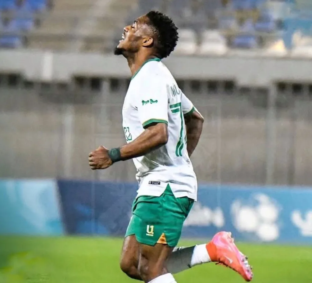 Super Eagles star Anayo Iwuala ends 107-day goal drought with match-winner to keep Al-Arabi's title hopes alive
