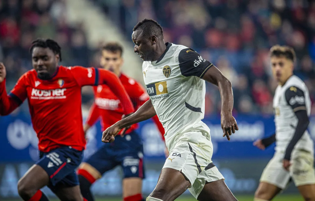 Umar Sadiq’s brilliant brace rescues Valencia in thrilling 3-3 La Liga draw vs Osasuna