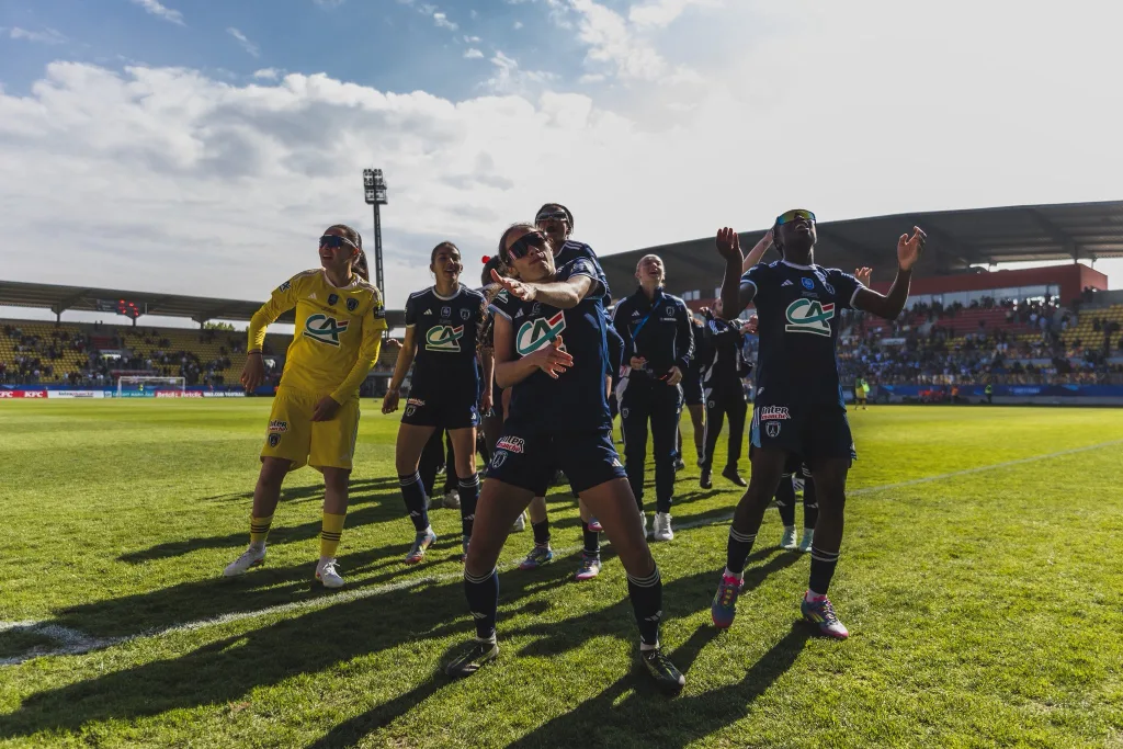 Super Falcons goalkeeper Chiamaka Nnadozie lifts French cup