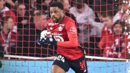 Chuba Akpom scores winner for Lille