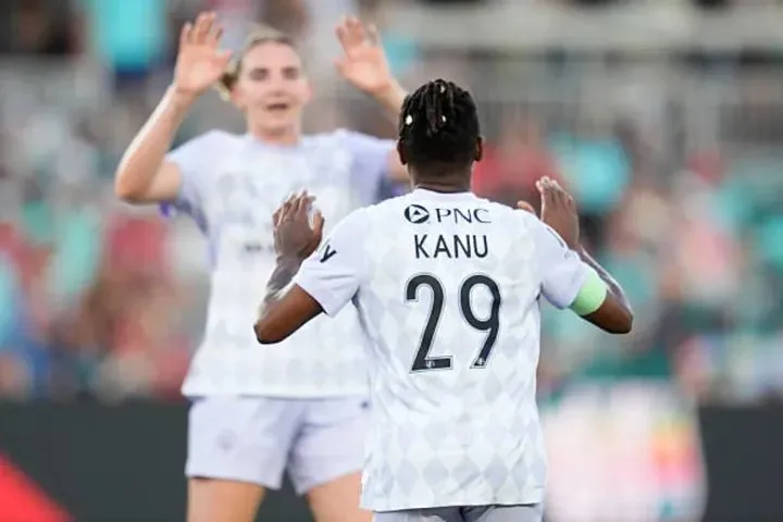 Uchenna Kanu scores