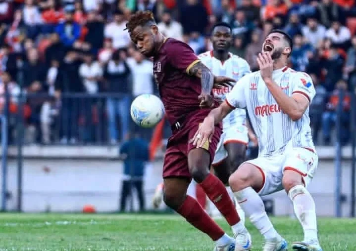 Okiki Afolabi hits the net