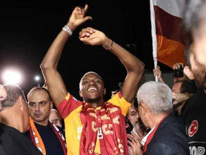Victor Osimhen’s Arrival Photos Break the Internet After €75M Galatasaray Deal