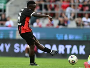 Philip Azango scores, assist in Spartak Trnava vs Hibernians~2
