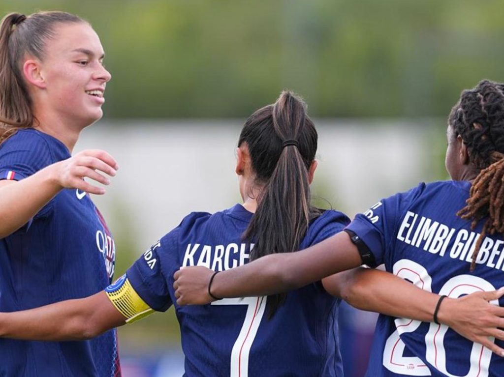 Paris Saint-Germain Women celebrate 6-0 win over Ajax Women