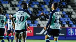Chinwendu Ihezuo action shot in Liga MX Femenil clash