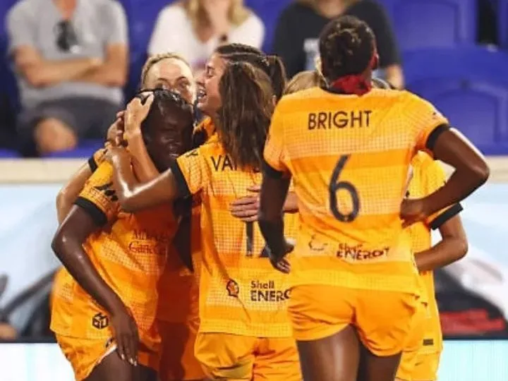 Michelle Alozie celebrates Houston Dash winner vs Gotham FC