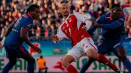 Brest vs OGC Nice action as Terem Moffi finds the net