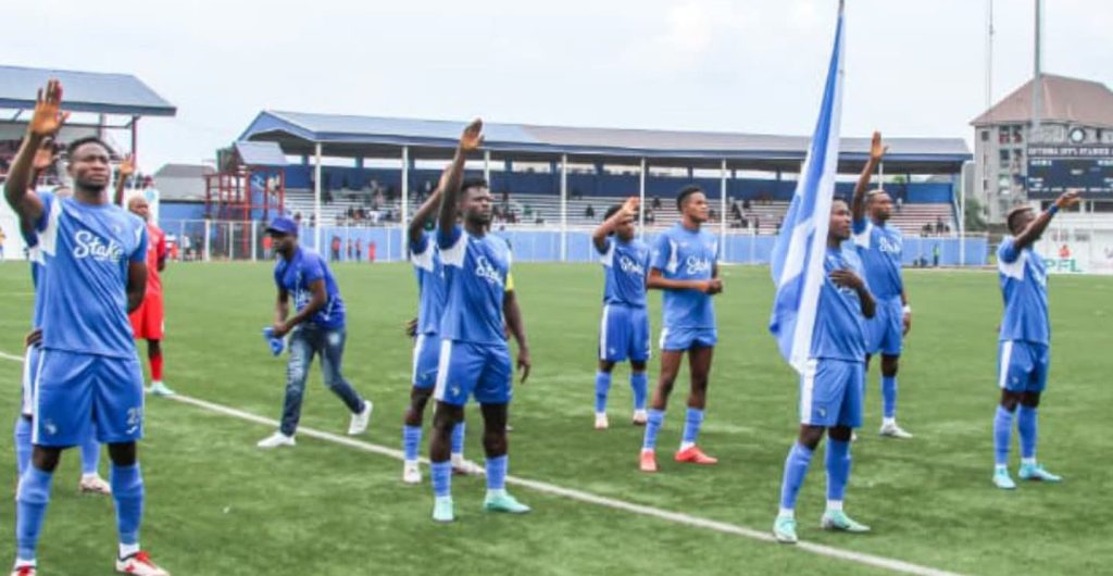 Joseph Abiodun scores header for Enyimba against Niger Tornadoes