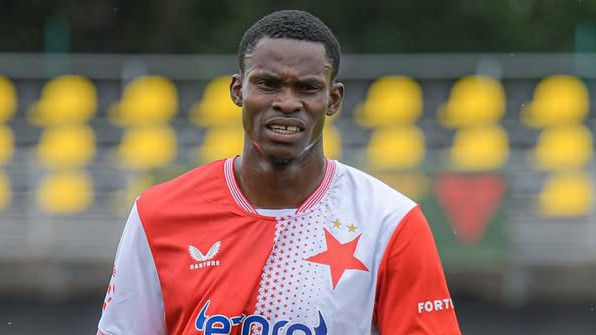Nigerian striker Victor Uduebo celebrates Slavia Praha B goal~2
