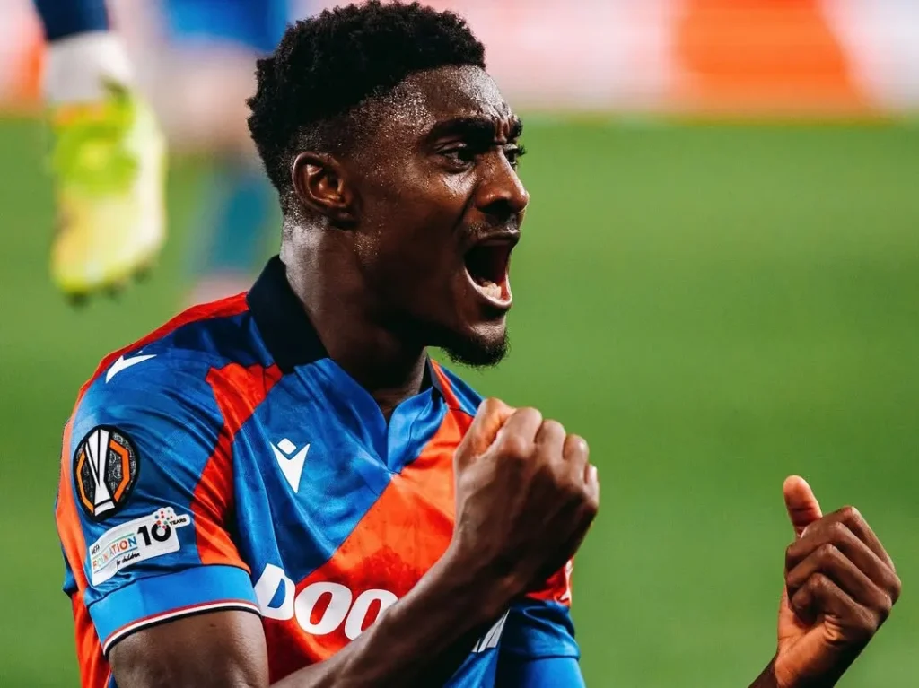 Rafiu Durosinmi scoring for Viktoria Plzen in Europa League match