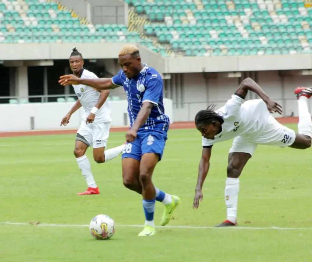 Rivers United star attempts Finidi’s 1994 World Cup chip during CAF clash