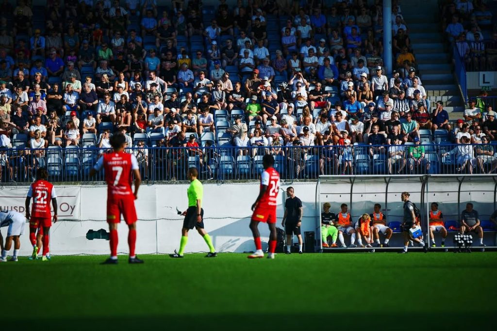 SalPa players celebrating win over Ekenas