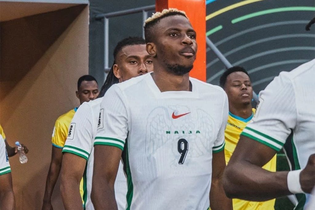 Victor Osimhen leaves the pitch injured during Super Eagles vs Rwanda
