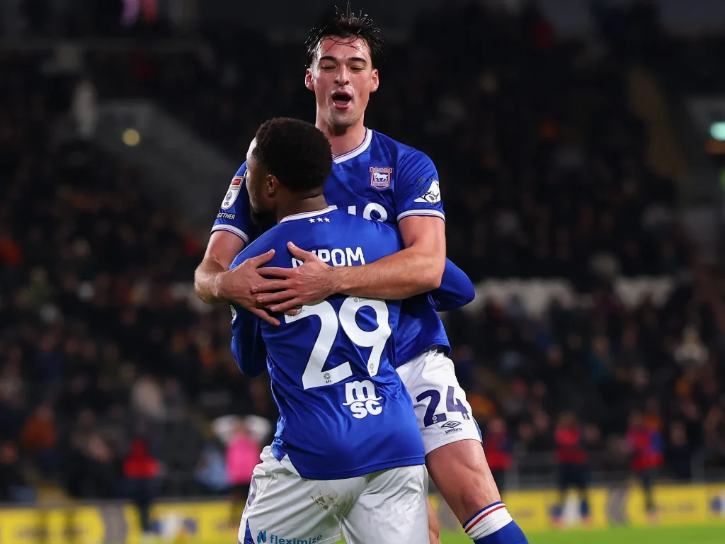 Chuba Akpom scores first goal for Ipswich Town