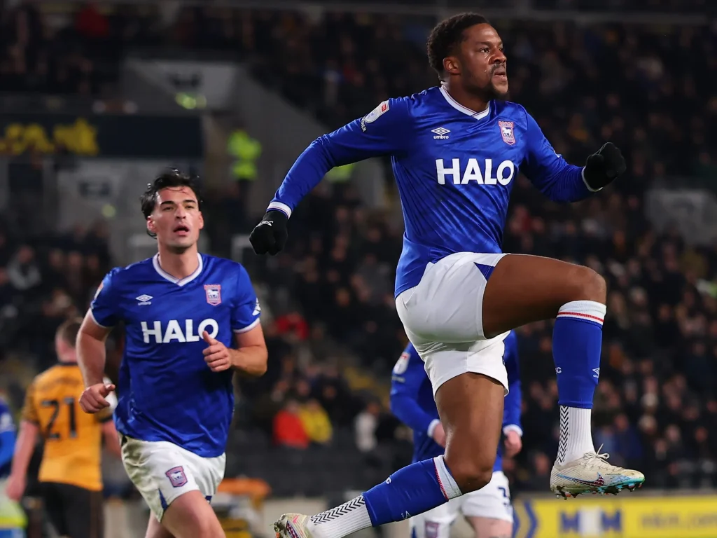 Ipswich Town celebrate Akpom goal vs Hull City