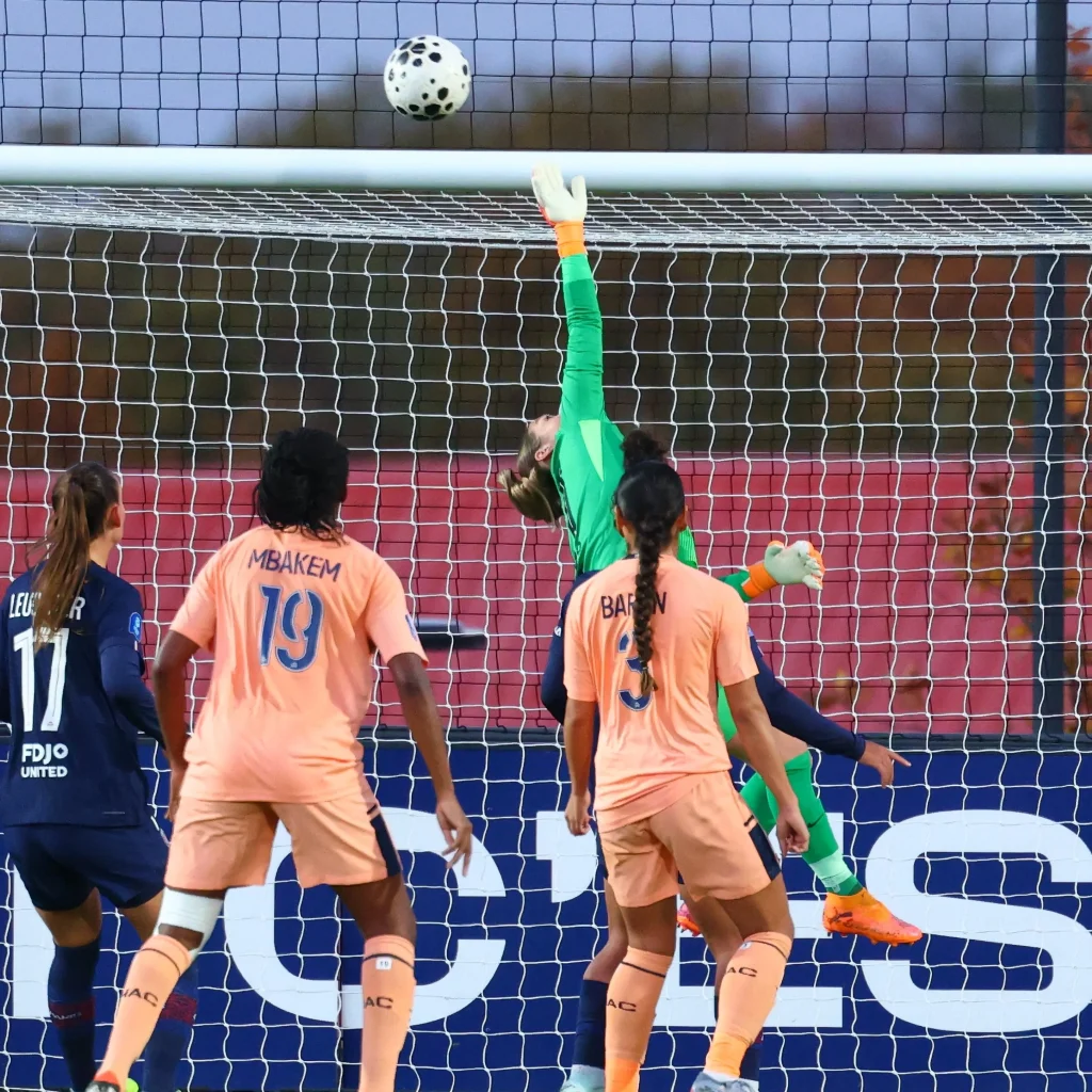 Jennifer Echegini returns from injury for PSG win