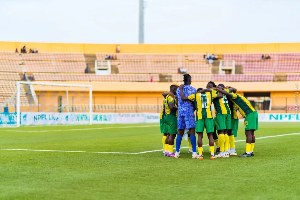 Katsina United fans causing pitch disruption during NPFL match against Barau FC