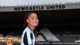 Ashanti Akpan in Newcastle United Women jersey