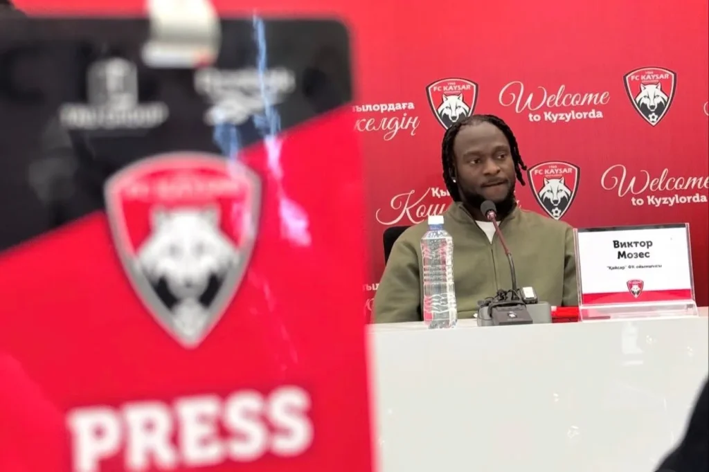 Victor Moses signing contract with FC Kaysar Kyzylorda