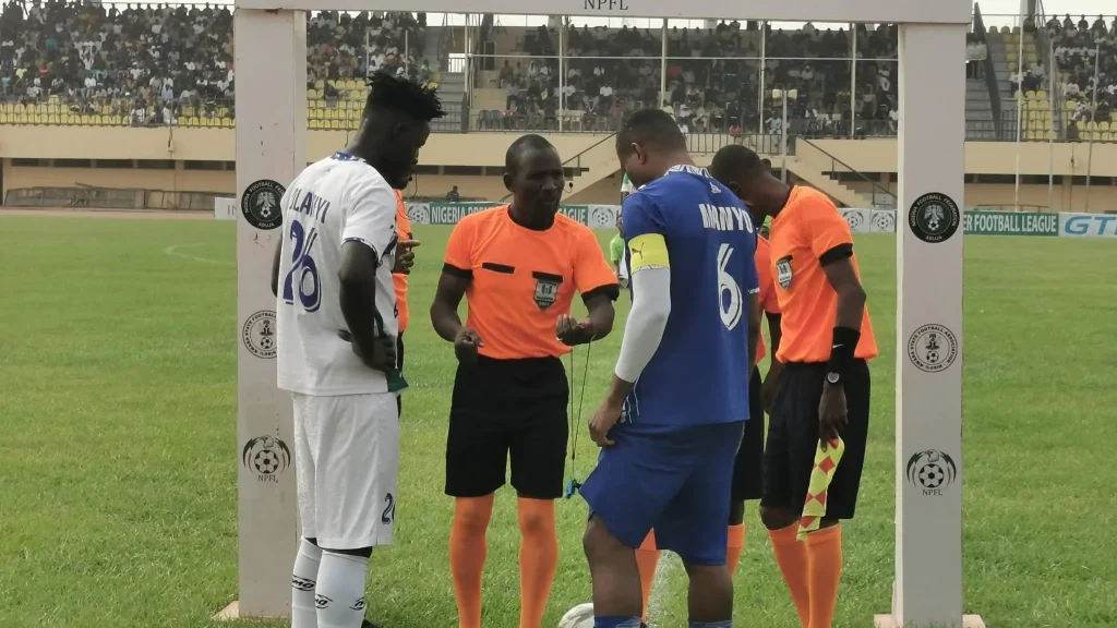 Kwara United vs Rivers United match disrupted by crowd trouble