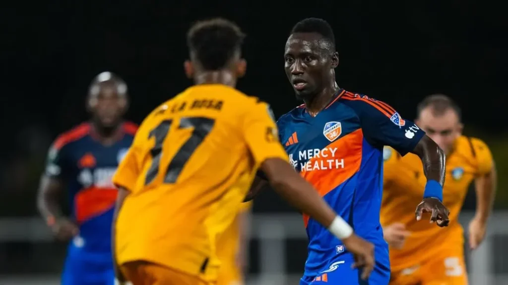 Obinna Nwobodo controlling play for Cincinnati