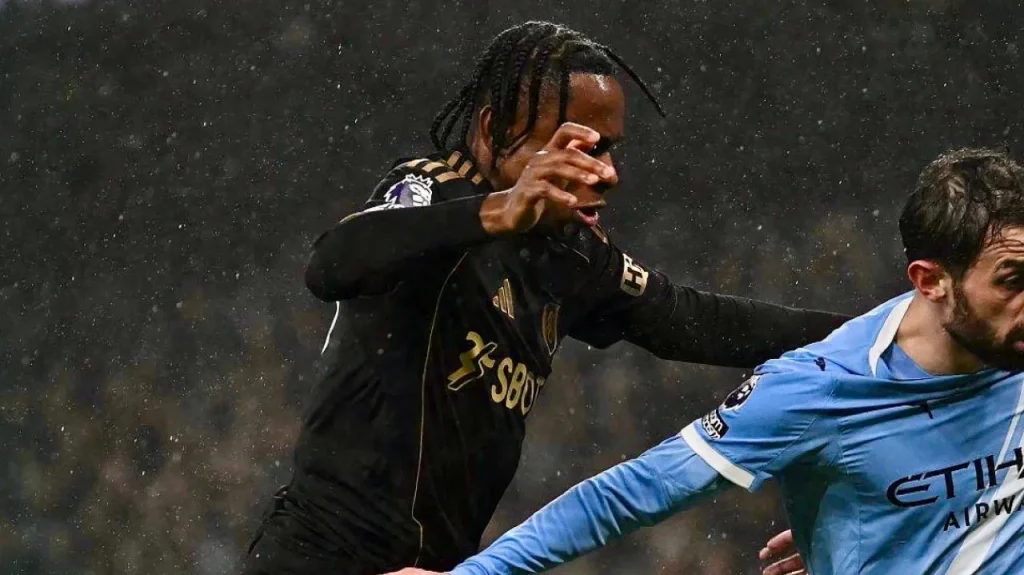 Samuel Chukwueze vs Man City