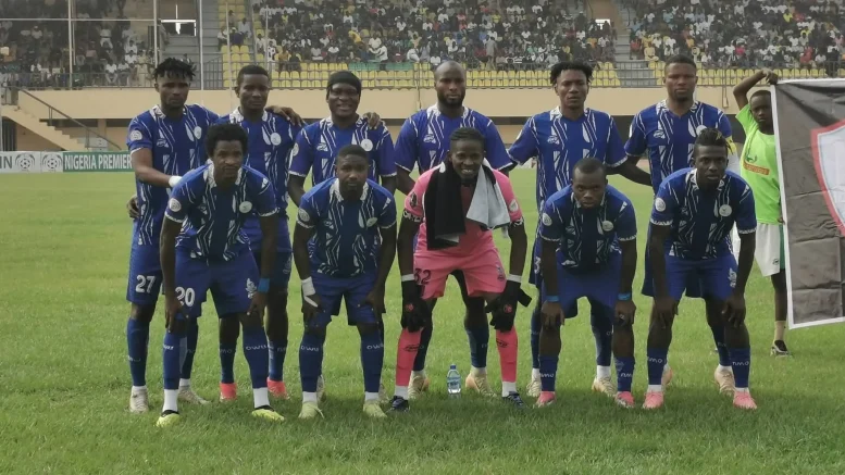 Security struggle during Rivers United and Kwara United NPFL fixture