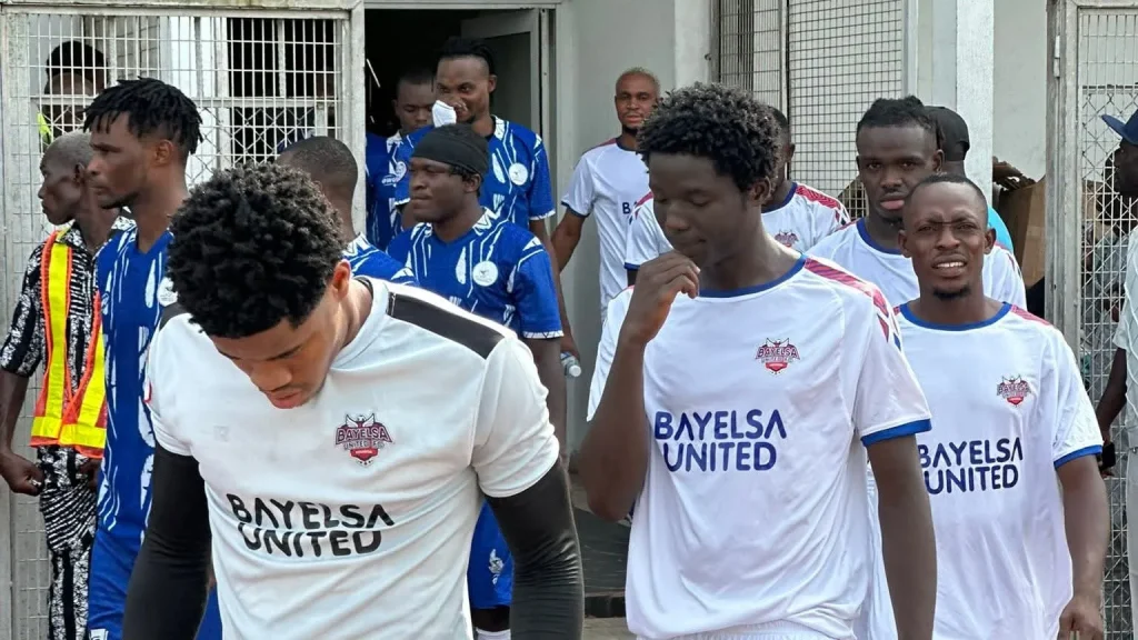 Bayelsa United vs Rivers United NPFL derby action shot