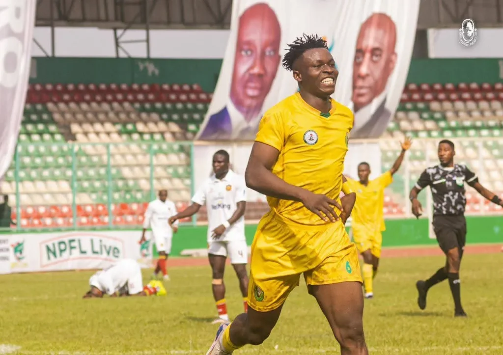 Bendel Insurance striker Alex Oweilayefa in action during 4-0 win
