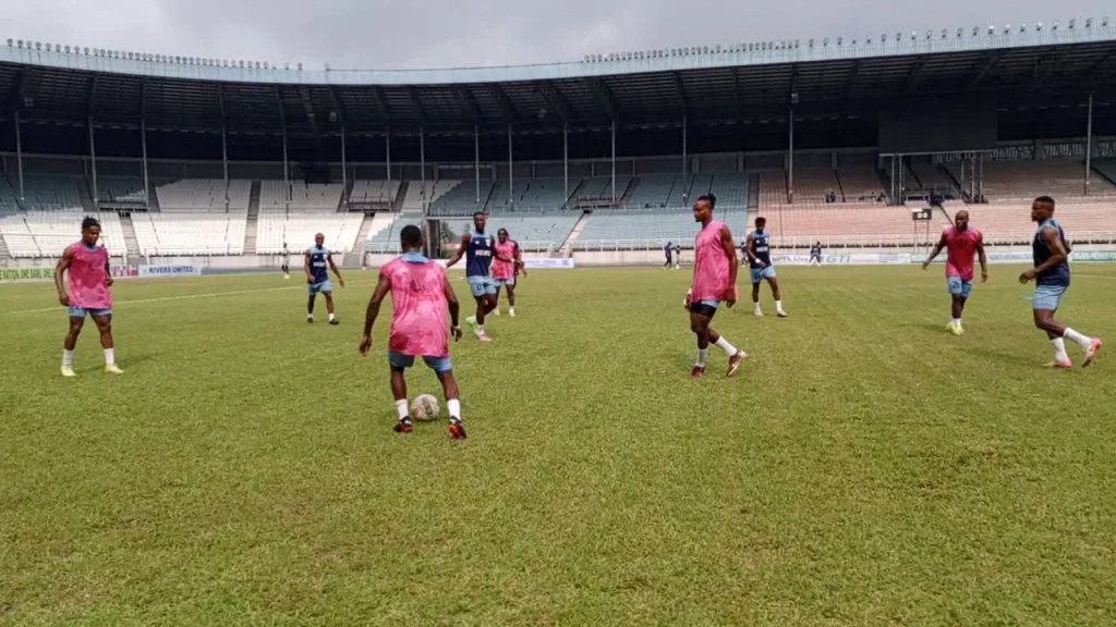 Rivers United in training