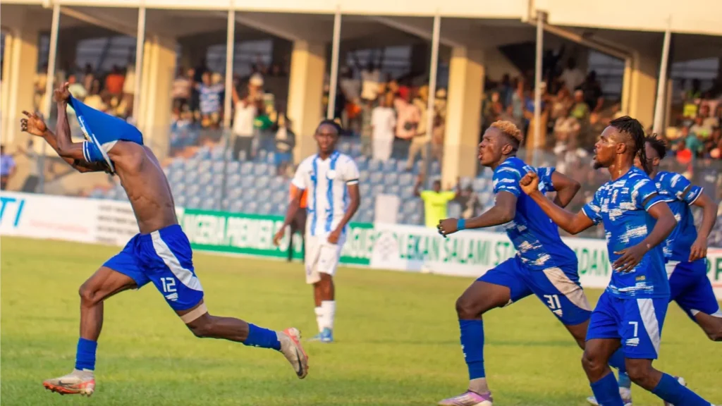 Shooting Stars celebrate late goal against Rivers United in NPFL match