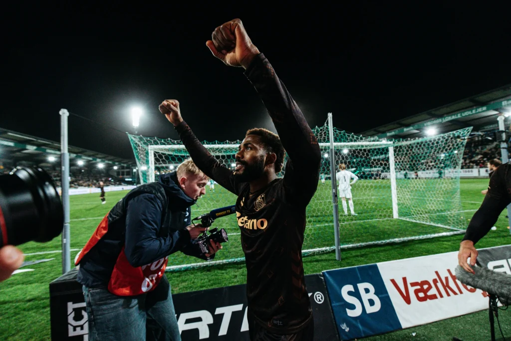 Brøndby forward Emmanuel Dennis in action during Danish Superliga