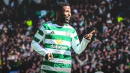 Celtic players celebrate as Kelechi Iheanacho seals victory vs St Mirren
