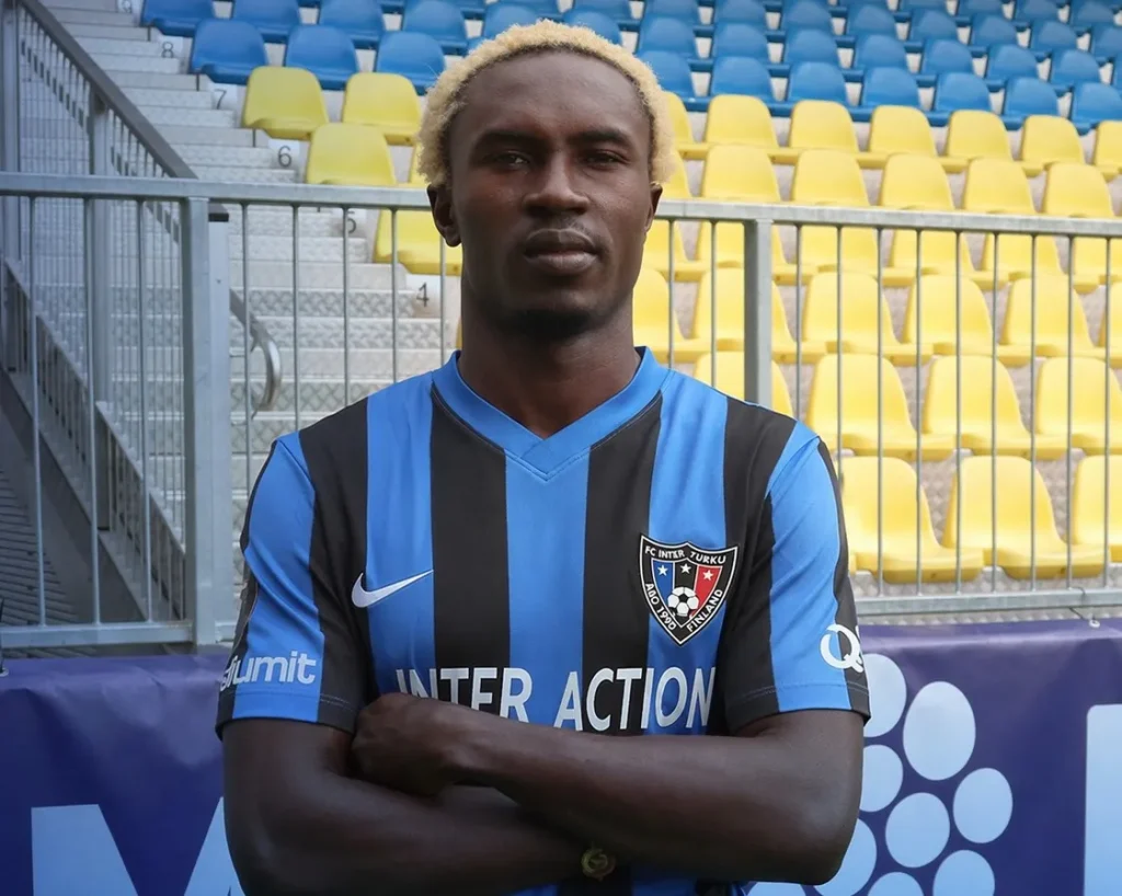 Clinton Jephta posing in the FC Inter Turku jersey after his loan move