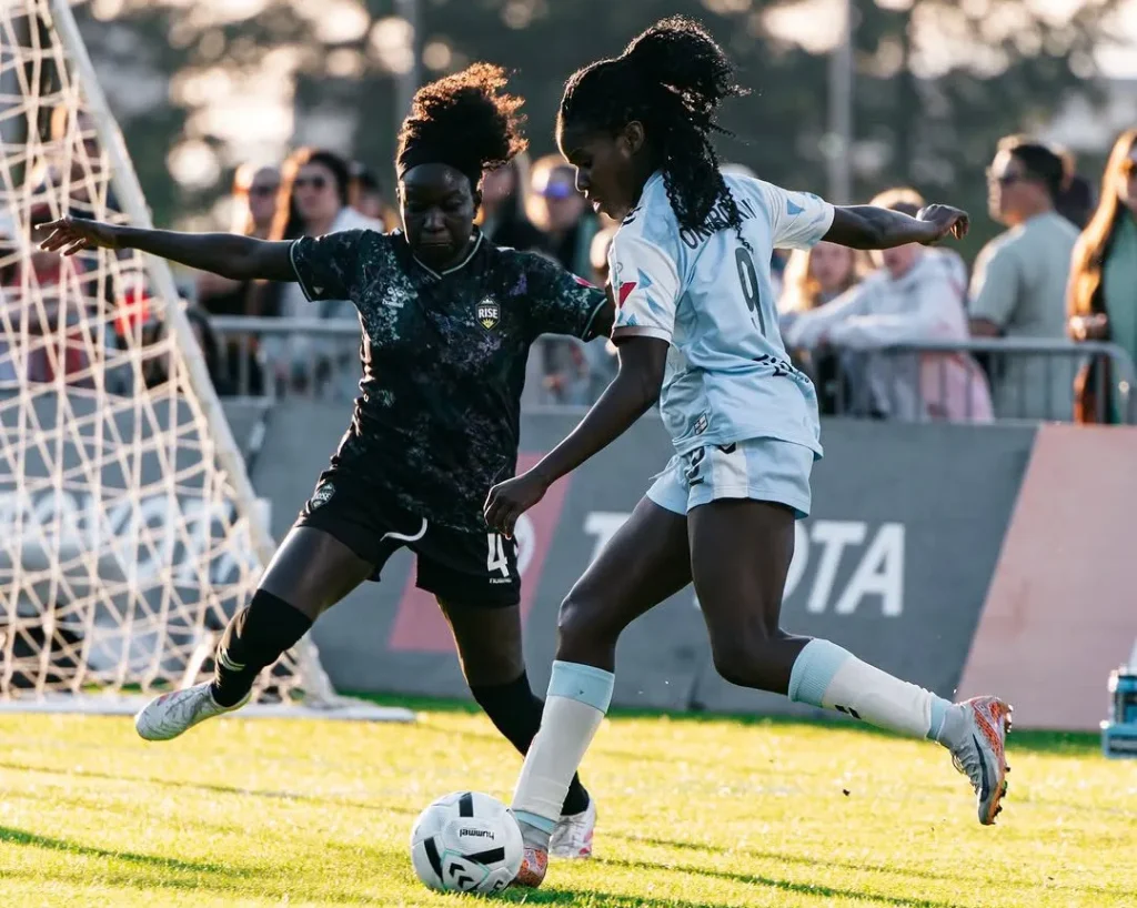 Esther Okoronkwo scores winning goal for AFC Toronto