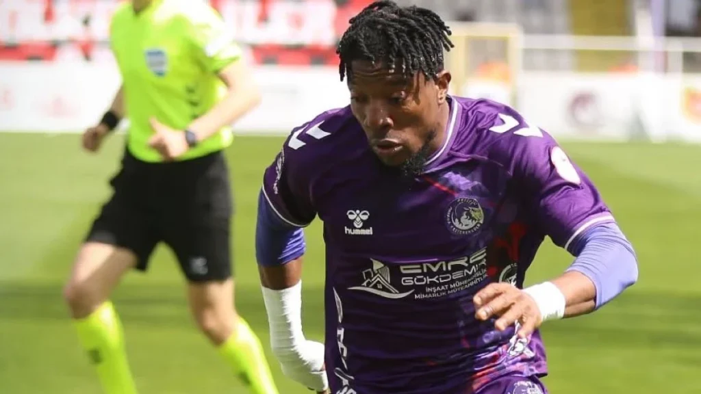 Francis Ezeh assisting for Ankara Keciorengucu