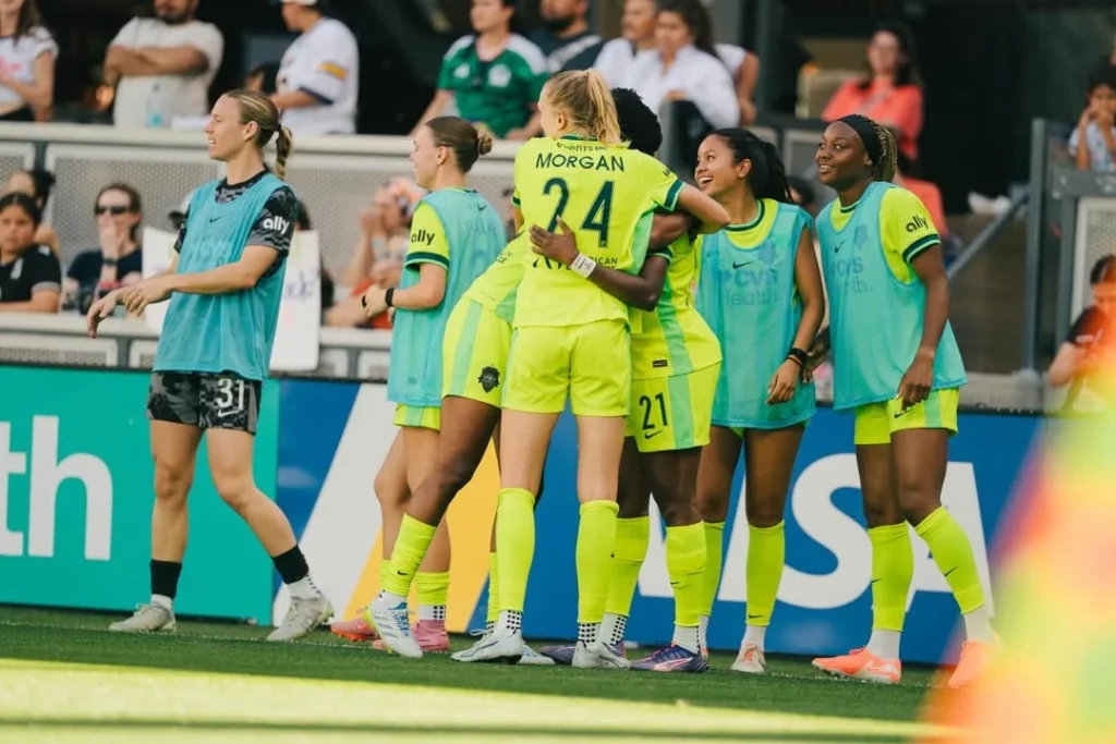 Gift Monday in action for Washington Spirit
