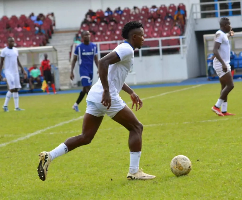 Handsome Surveyor as he dey score goal for Rivers United FA Cup final