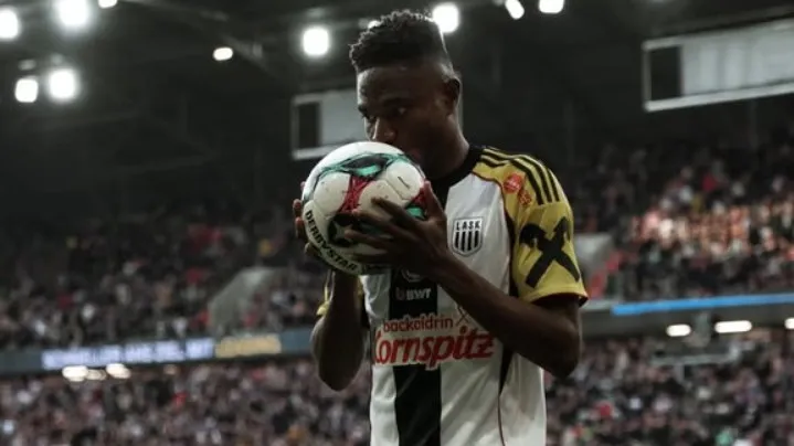 Moses Usor in action during LASK draw
