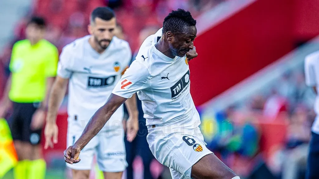 Sadiq Umar header for Valencia vs Mallorca