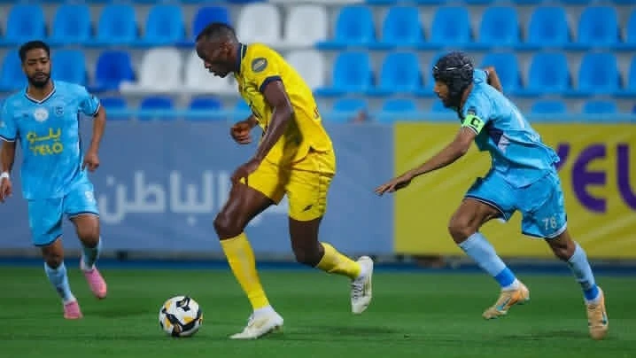 Simy Nwankwo celebrating his 21 league goal with teammates
